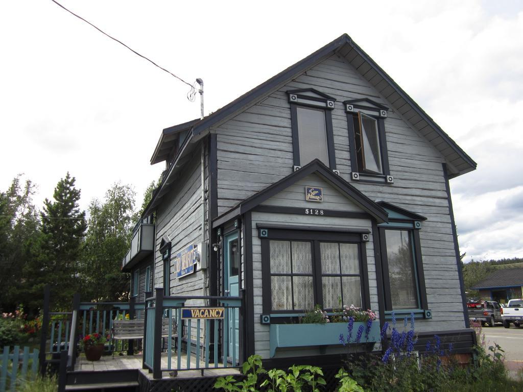 Historical Guest House Γουάιτχορς Εξωτερικό φωτογραφία